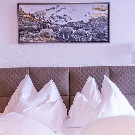 Sonnenheim ホテル サンクト・アントン・アム・アールベルク