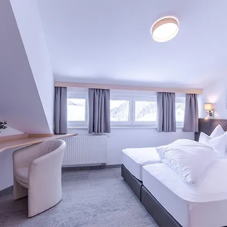Otel Sonnenheim Sankt Anton am Arlberg